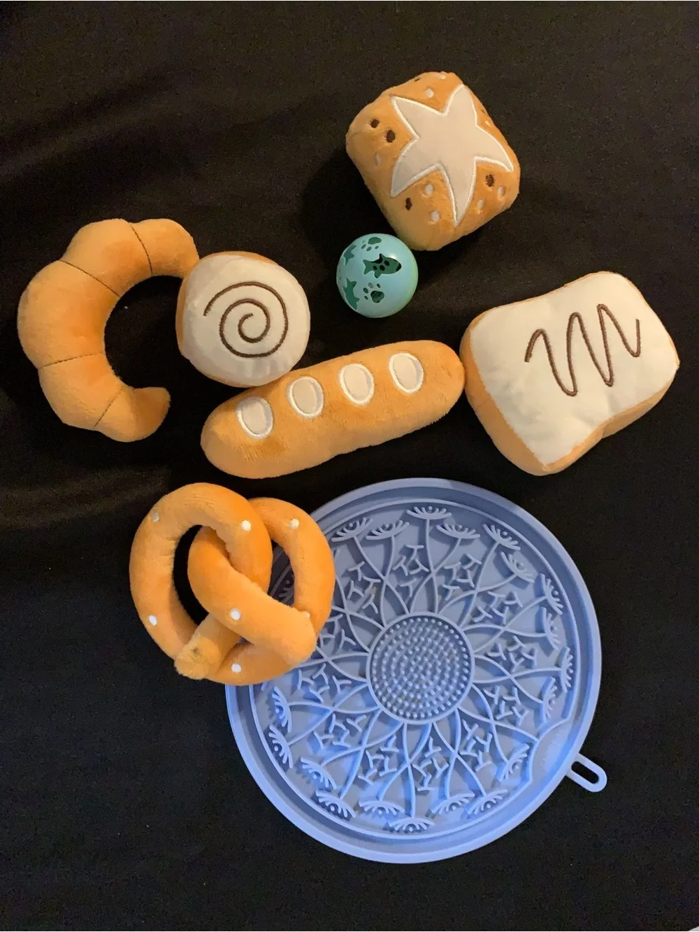 CAT TOYS. Plush Bakery Toy Set with Blue food Play Tray - Orange & Cream